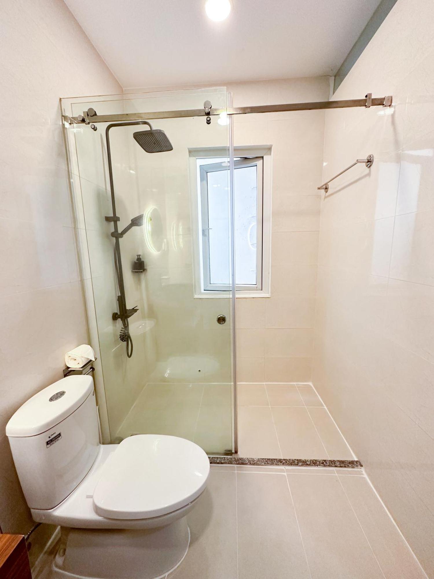Airie Living Hotel Хошимин Екстериор снимка